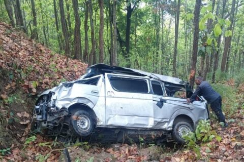 बैतडीमा आज एकाबिहानै जीप दुर्घटना : चालकसहित  दुईजनाको मृत्यु, ६ जना घाइते