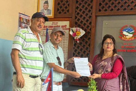 फेवातालमा पुरानै मापदण्ड कायम गर्न पीडितले बुझाए ज्ञापनपत्र : ६५ मिटर मापदण्ड कायम गर्न मेयर आचार्यले सार्वजनिक गरे चार चरणका कार्यक्रम