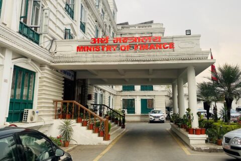 अब सरकारी कार्यालयले चेक काट्न नपाउने (हेर्नुस अर्थ मन्त्रालयको परिपत्र)