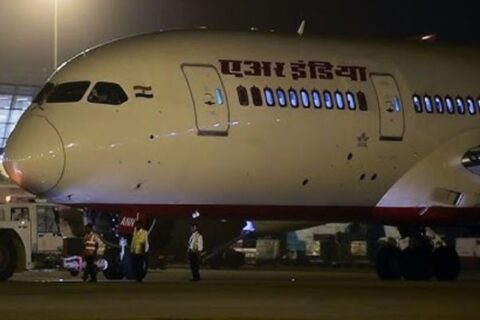 भारतमा एयर इन्डियाको विमान उड्नै लाग्दा प्राविधिक गडबडी देखिएपछि उडान रद्द