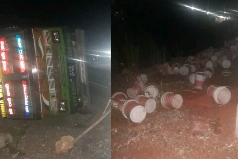तनहुँको कमलबारीमा गएराती रङ बाेकेकाे ट्रक दुर्घटना, दुई जना घाइते