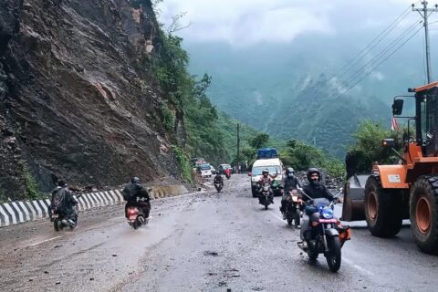 खुल्यो मुग्लिन-नारायणगढ सडक : दोहोरो सवारी आवागमन सुचारु