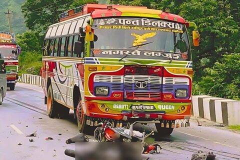 चितवनमा बस र मोटरसाइकल ठोक्किए : तनहुँ भिमाद्का युवाको निधन