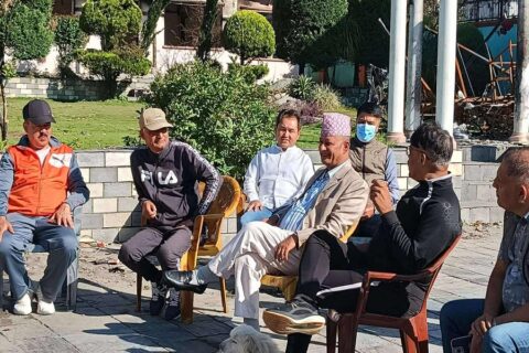 अमेरिका भागेको ठानिएका तत्कालिन उर्जामन्त्री खड्का जलाइएको बुढानिलकण्ठस्थित घरमा झुल्किए