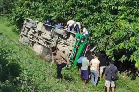 झापामा एकाबिहानै यात्रुबाहक बस दुर्घटना