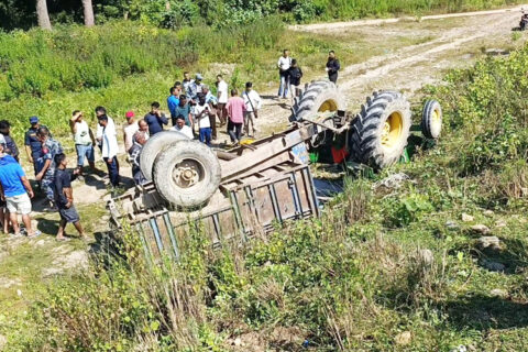 कैलालीमा मलामी बोकेको ट्याक्टर दुर्घटना : तीन जनाको मृ*त्यु, नौ घाइते