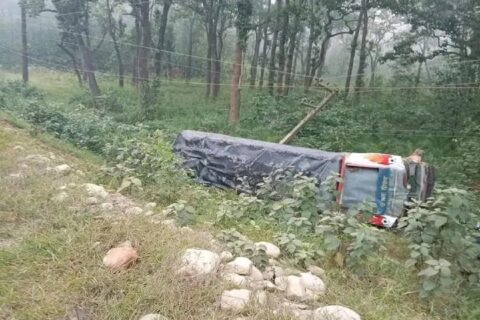 नवलपुरमा एकाबिहानै स्कुटर र ट्याङ्कर ठोक्किँदा एक जनाको मृत्यु, दुई जना घाइते