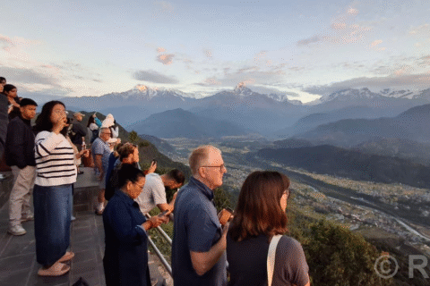 पोखरामा पर्यटकहरुले भरिभराउः लामो बिदाले बढायो आन्तरिक पर्यटन