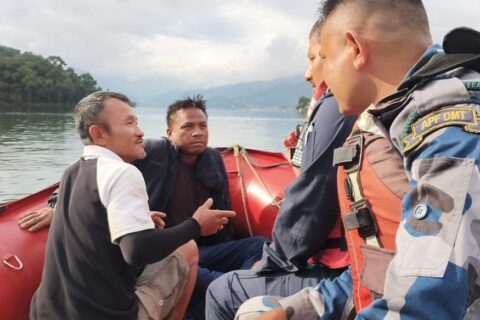 फेवातालमा डुङ्गा पल्टिएर डुबेका डुङ्गा चालकसहित तीन जनाको सकुशल उद्धार