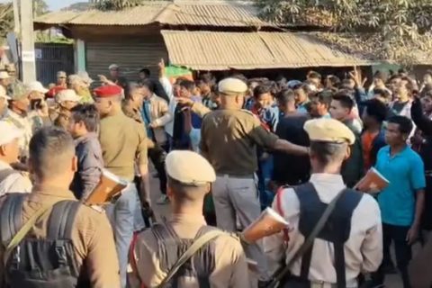 भारतको असममा भड्कियो हिंसा : दुई जनाको मृत्यु, ३४ प्रहरी घाइते