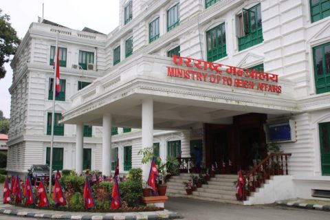 तुरुन्त इरान छाड्न नेपालीलाई दियो, नेपाल सरकारले विशेष ट्राभल एडभाइजरीमार्फत सल्लाह