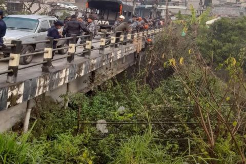 पोखराको चोरसाँघुबाट युवाले हाम फालेको खबरपछि खोजी शुरु
