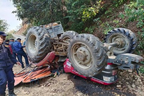 लमजुङमा आफैंले चलाएको ट्याक्टरले च्यापेर चालकको मृत्यु 