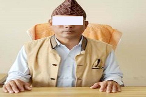 किशोरी बलात्कारको अभियोगमा सिन्धुलीको दुधौली नगरपालिकाका मेयर अधिकारी पक्राउ