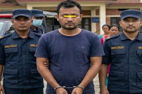 ७९ वर्षीया आफ्नी बृद्धा आमालाई निलडाम हुने गरी कुटपिट गरेको आरोपमा झापाबाट ‘अधर्मी’ छोरा पक्राउ