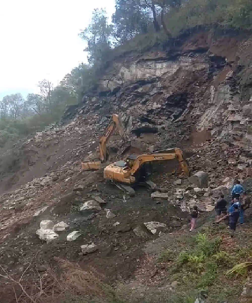 लमजुङमा एक्सावेटर