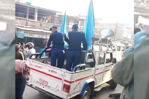 रास्वपाको गाडीबाट नौकार्टुन रक्सी र चामल बरामद : दुई जना पक्राउ