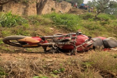 बागलुङमा मोटरसाइकल दुर्घटनाग्रस्त : एक मजदुरको मृत्यु , अर्का घाइते