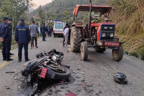 कालिगण्डकी करिडोरमा ट्याक्टर र मोटरसाइकल ठोक्किँदा छोराको मृत्यु, बुबा घाइते