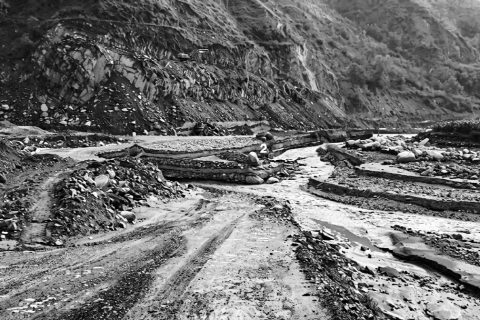 बीपी राजमार्ग पूर्ण रूपमा अवरुद्ध
