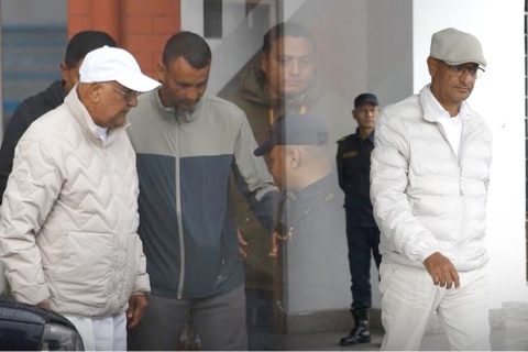 ओली र लेखकको रिटमाथिको सुनुवाइ सकिएन, मुद्दा ‘हेर्दाहेर्दै’ मा