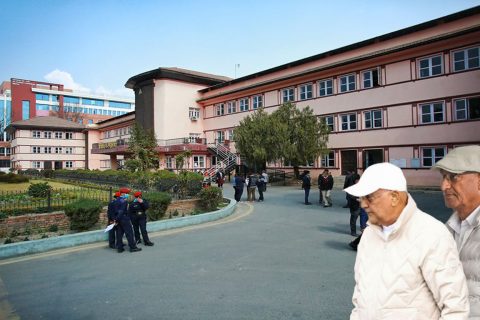 ओली र लेखकलाई हाजिर जमानीमा रिहा गर्ने निर्णय