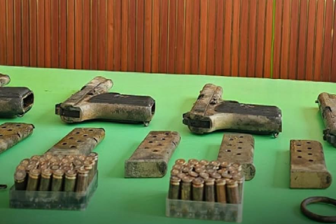 काठमाण्डौंको विष्णुमति खोला किनारमा भेटियो, चारथान पेस्तोल र ५८ राउण्ड गोली