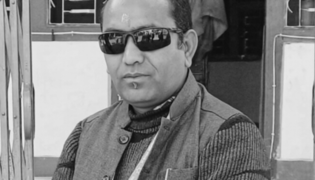 आफ्नो मृत्यु बारे फेसबुकमा स्टाटस लेखेका प्रधानाध्यापक दार्चुलाको विद्यालयमै मृत भेटिए