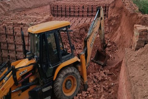 सर्लाहीमा इँटाको पर्खालले च्यापिएर तीन जना मजदुरको मृत्यु, दुई घाइते