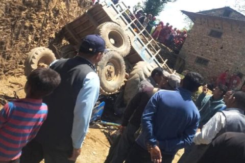 सल्यानको भुसखोलामा ट्याक्टर दुर्घटना : चालकको मृत्यु, दुई जना घाइते