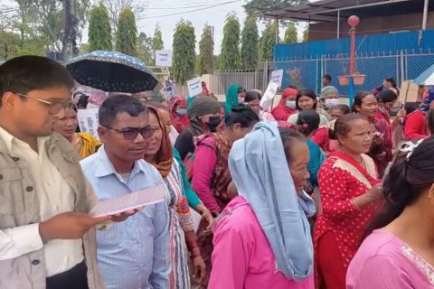 दाङका सुकुम्बासीहरुद्वारा रास्वपाका सांसदलाई जिल्ला प्रवेशमा निषेध गर्ने निर्णय