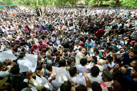 ककरोच जनता पार्टीद्वारा दिल्लीको जन्तरमन्तरमा विरोध प्रदर्शन शुरु