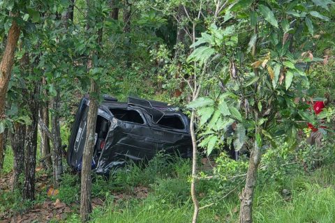 धादिङमा तीर्थयात्री बोकेको मारुती इको भ्यान दुर्घटना : सात जना घाइते