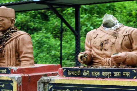  लमजुङको दुईपिप्लेस्थित भानुघाँसी संवाद पार्कको प्रेरणादायी घाँसी ठाडामगरको अर्धकद शालिक तोडफोड