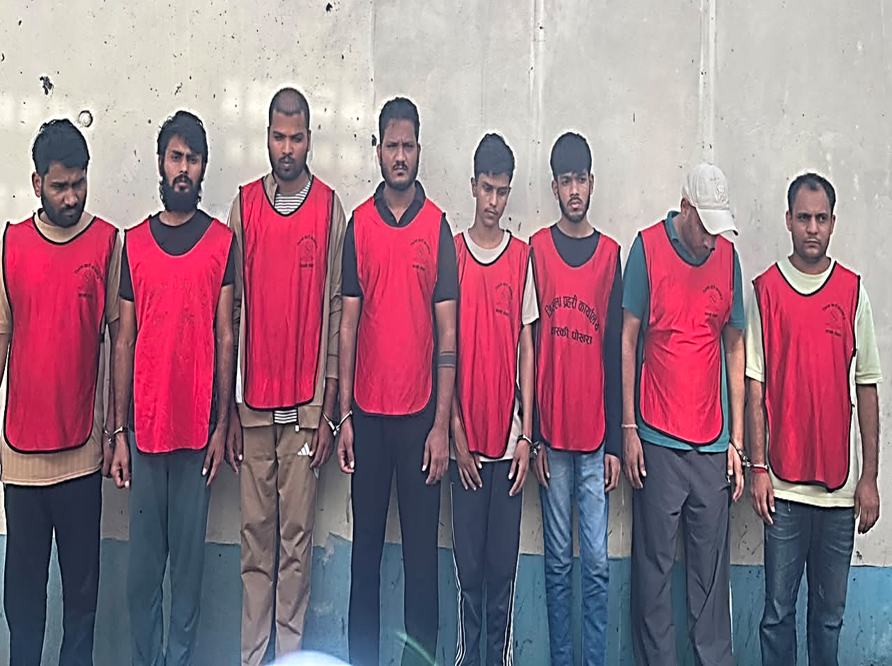 पोखरामा सक्रिय अनलाइन सट्टेबाजी गिरोहका आठ जना समातिए, करोडौँको अवैध कारोबारको खुलासा