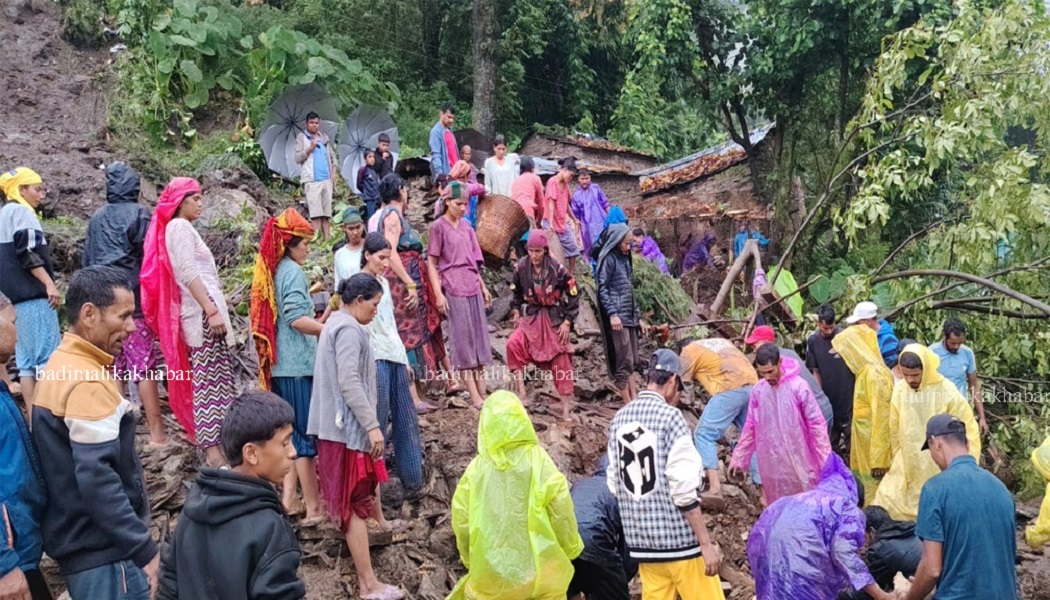 बाजुरामा पहिरोमा घाइते महिलालाई थप उपचारका लागि धनगढी रिफर