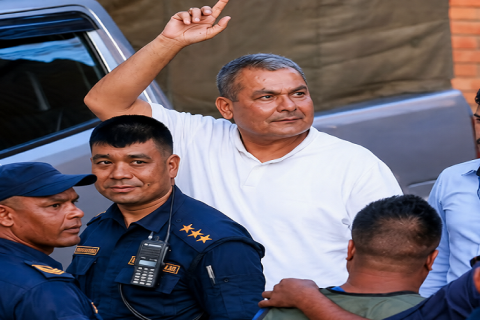 दुर्गा प्रसाईंलाई घरमै रोक्न प्रहरीको निगरानी, लघुवित्त तथा सहकारी पीडितको आन्दोलनमा सहभागी हुन सक्ने आशंका