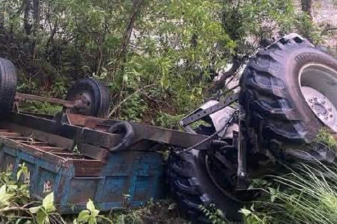 बारी जोतेर फर्कदै गरेको ट्याक्टर गोरखामा दुर्घटना : चालकको मृत्यु