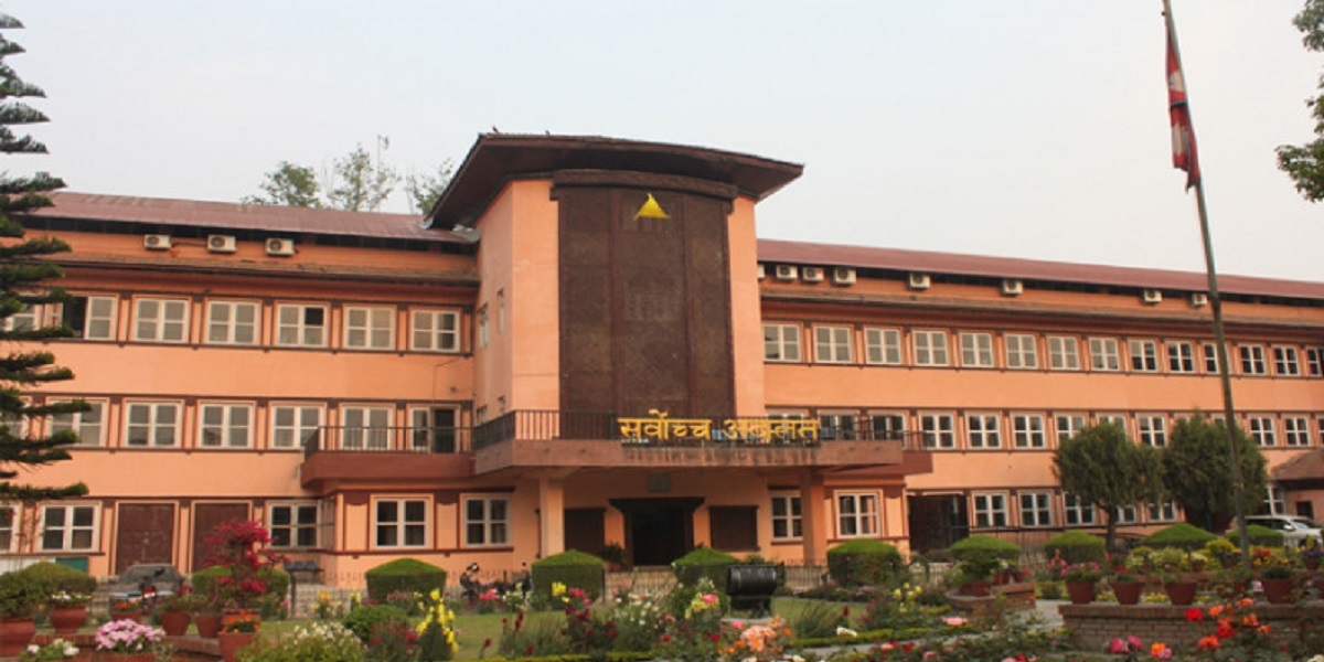 ड्युटीमा खटिएका प्रहरीको भिडियो खिच्न पाउनुपर्ने माग गर्दै सर्वोच्चमा रिट दर्ता