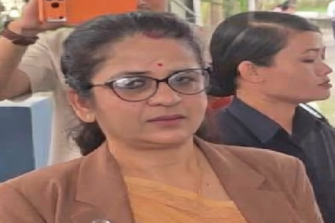 “उद्योगीहरूलाई पाता फर्काउनुपर्ने” सार्वजनिक अभिव्यक्ति दिएकी आपूर्तिमन्त्री यादवले दिइन् राजिनामा : मन्त्रालयबाट आँशु झार्दै निस्किइन्