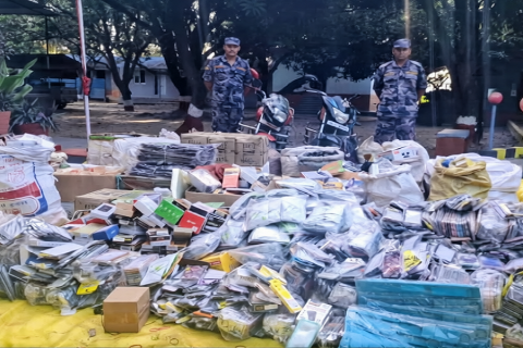 रौतहटका रास्वपा स्थानीय नेताको घरबाट ५० लाखका मोबाइल सामग्री बरामद