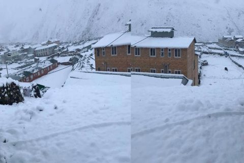 सोलुखुम्बुको खुम्बुमा यस सिजनकै पहिलो हिमपात, जनजीवन प्रभावित