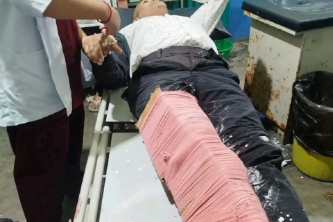 स्याङ्जामा बस र मोटरसाइकल ठोक्किँदा एक जना गम्भीर घाइते