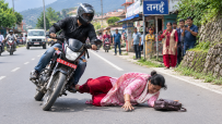 तनहुँमा मोटरसाइकलको ठक्करबाट पैदलयात्री महिला घाइते