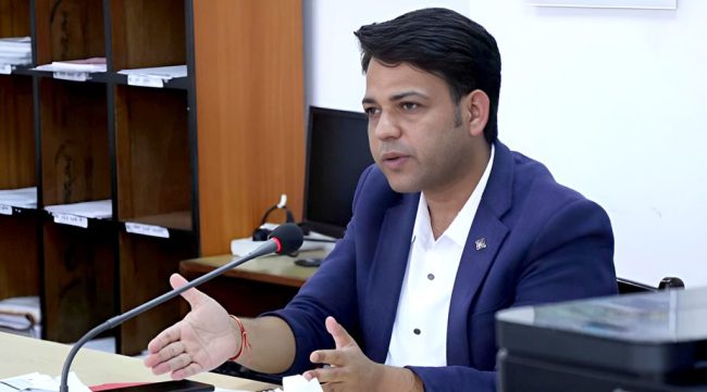 महामन्त्री आचार्यको नेतृत्वमा रास्वपाका २० सांसद चीन जाँदै : भ्रमणको एजेन्डाअस्पस्ट