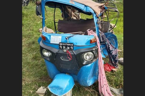 दाङमा बस र अटो ठोकिँदा दुई जनाको मृत्यु, तीन जना घाइते