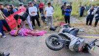 स्याङजामा स्कुटर दुर्घटना हुँदा आमाको मृत्यु, छोरी बाँच्न सफल