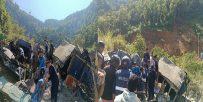 तनहुँको घाँसीकुवामा ट्रक भीरबाट पल्टियो : चालकको घटनास्थलमै मृत्यु, सहचालक घाइते