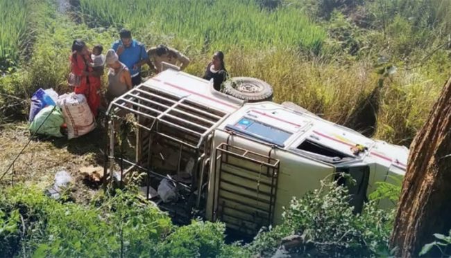 उदयपुरमा ब्रेक फेल भई बोलेरो जिप दुर्घटना : १५ जना घाइते